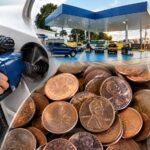 Composición ilustrativa con surtidores de combustible, monedas y un trabajador de una estación de servicio.