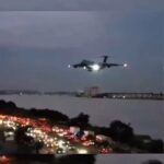 Avión militar estadounidense se aproxima a la pista en Guayaquil en el video difundido por Defensa.