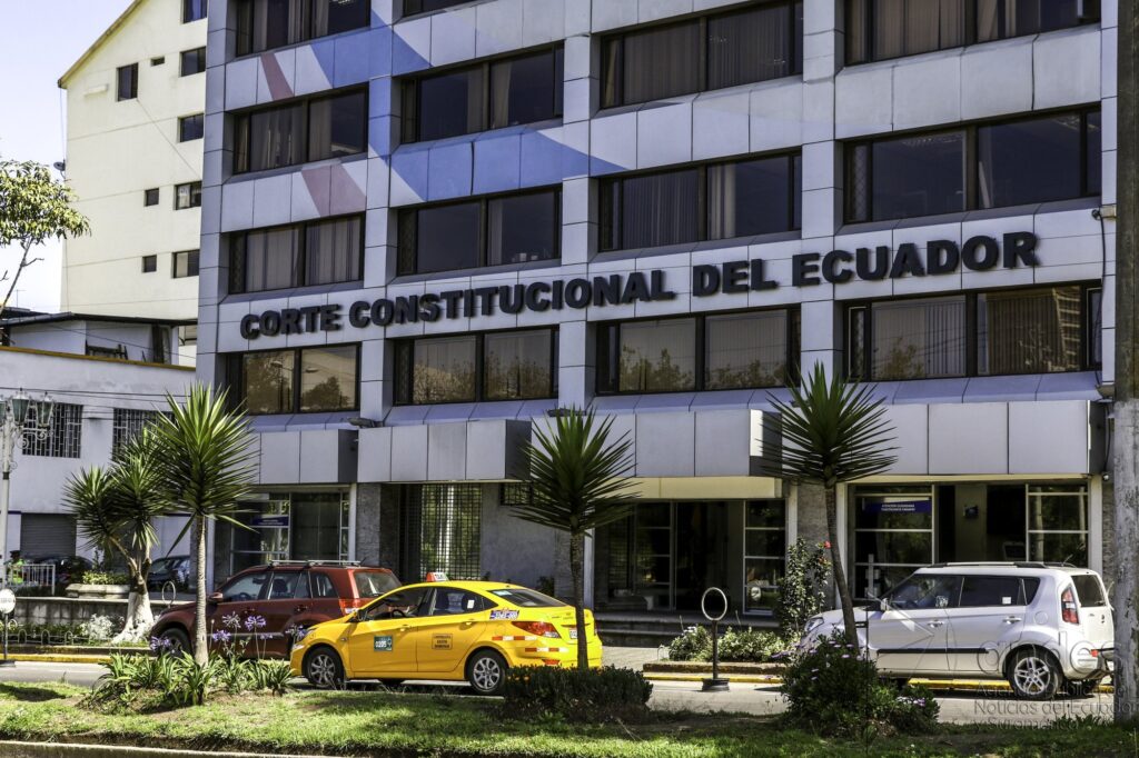 Fachada del edificio de la Corte Constitucional del Ecuador, en la avenida 12 de Octubre, en Quito.