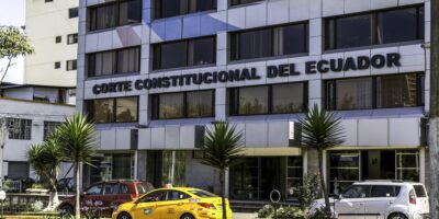 Fachada del edificio de la Corte Constitucional del Ecuador, en la avenida 12 de Octubre, en Quito.