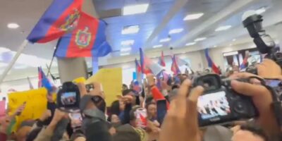 Pabel Muñoz peculado Quito: el alcalde a su llegada al aeropuerto el 22 de octubre de 2026.