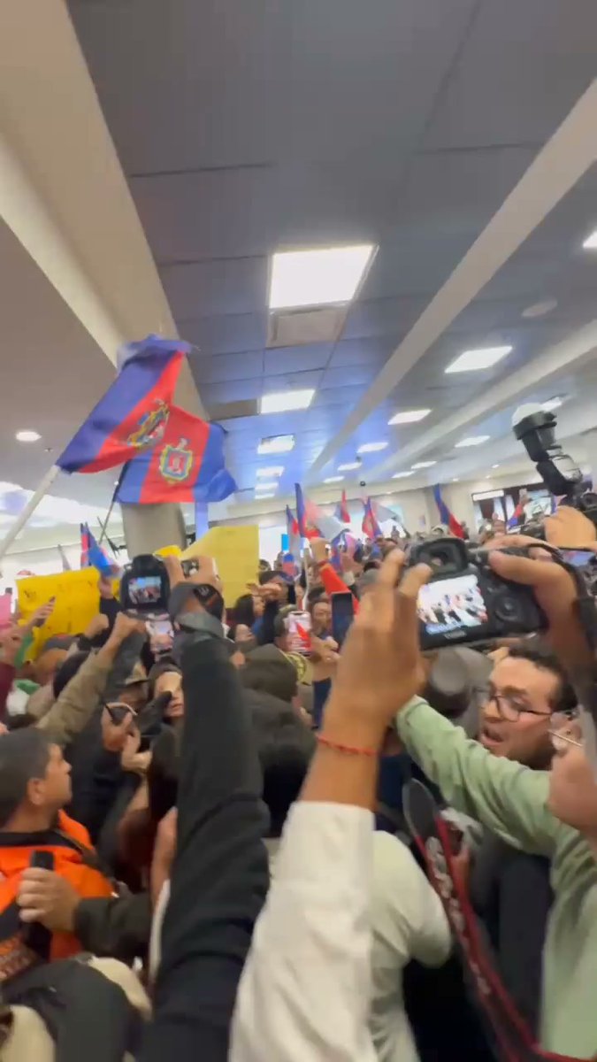 Pabel Muñoz peculado Quito: el alcalde a su llegada al aeropuerto el 22 de octubre de 2026.